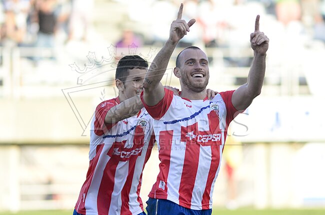 El Algeciras suma su primer triunfo como local ante el Écija (3-1)