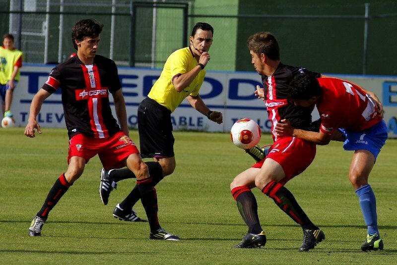 El Algeciras jugará la promoción de descenso tras empatar en La Roda (0-0)