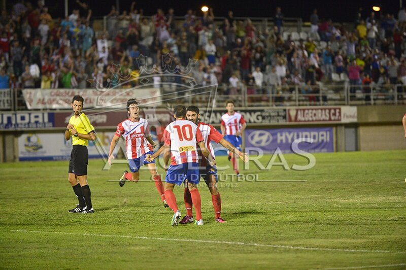 Un entregado Algeciras vence al Novelda en la Copa del Rey (2-1)